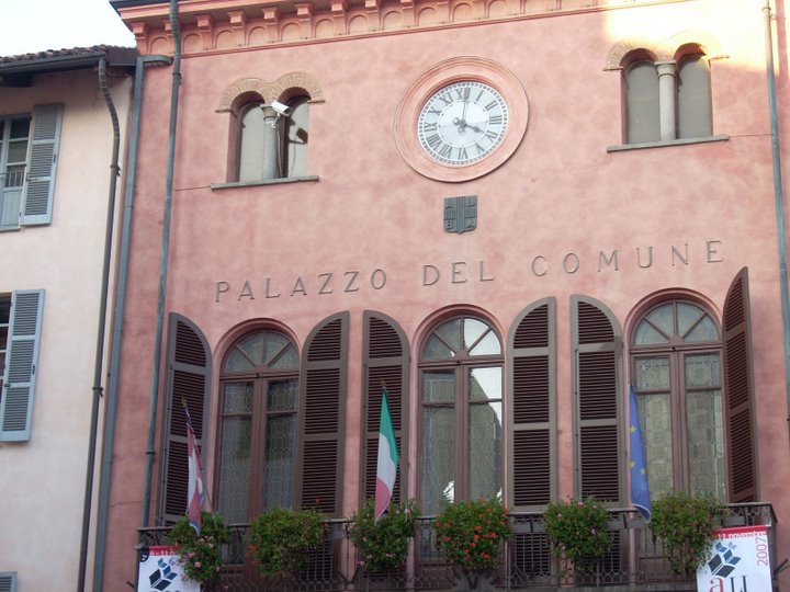 Alba_Palazzo-del-Comune